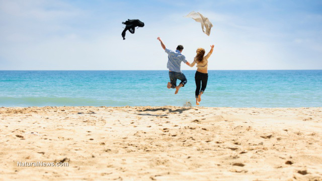 Beach-Ocean-Couple-Happy