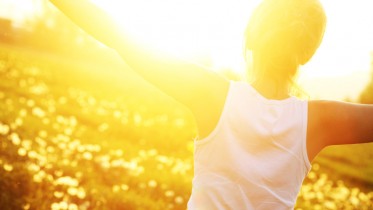 Woman-Freedom-Nature-Sunlight-Vitamin-D